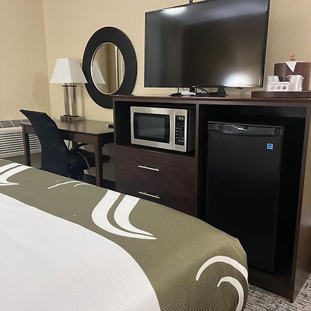 Quality Inn Ontario Exterior photo