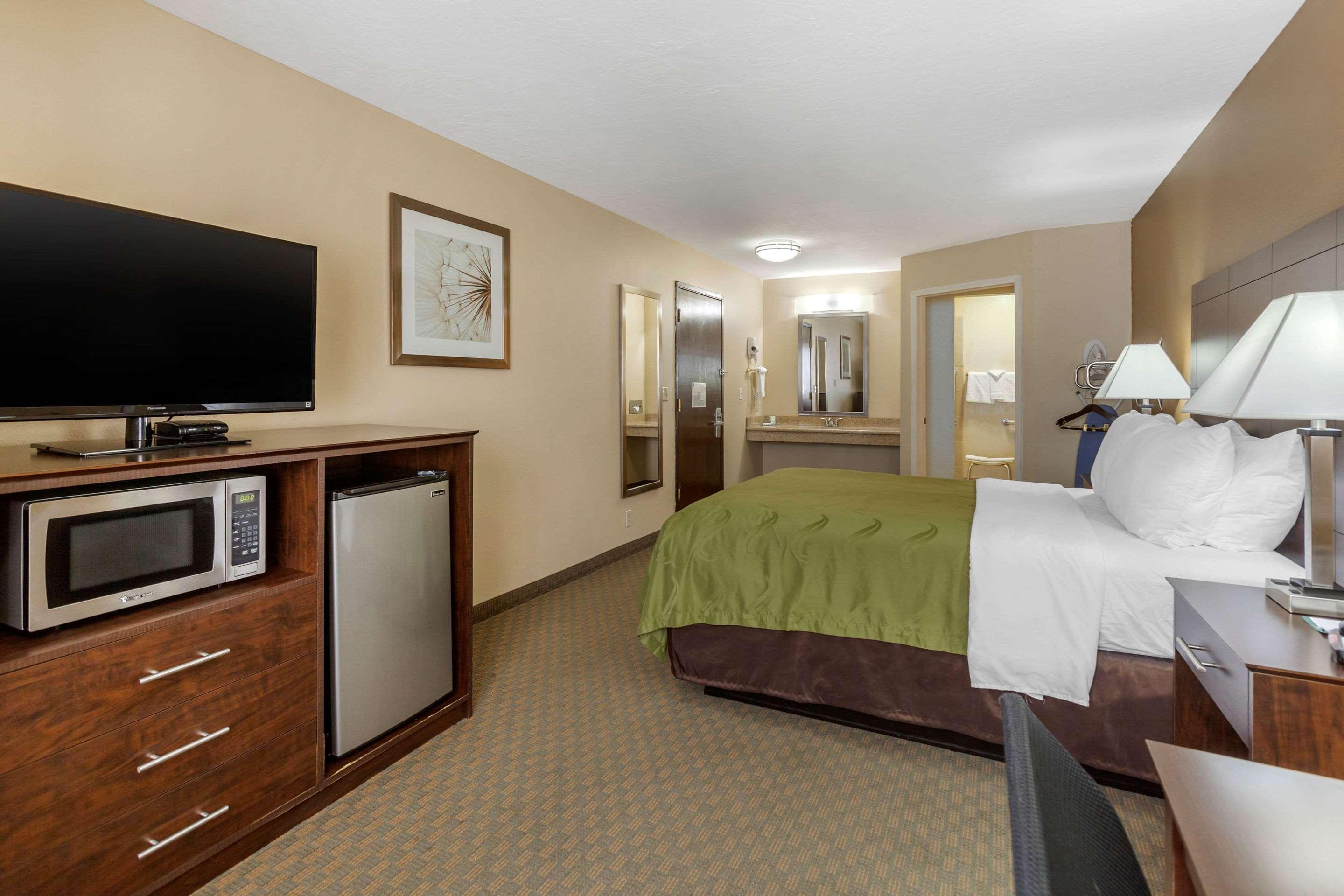 Quality Inn Ontario Exterior photo