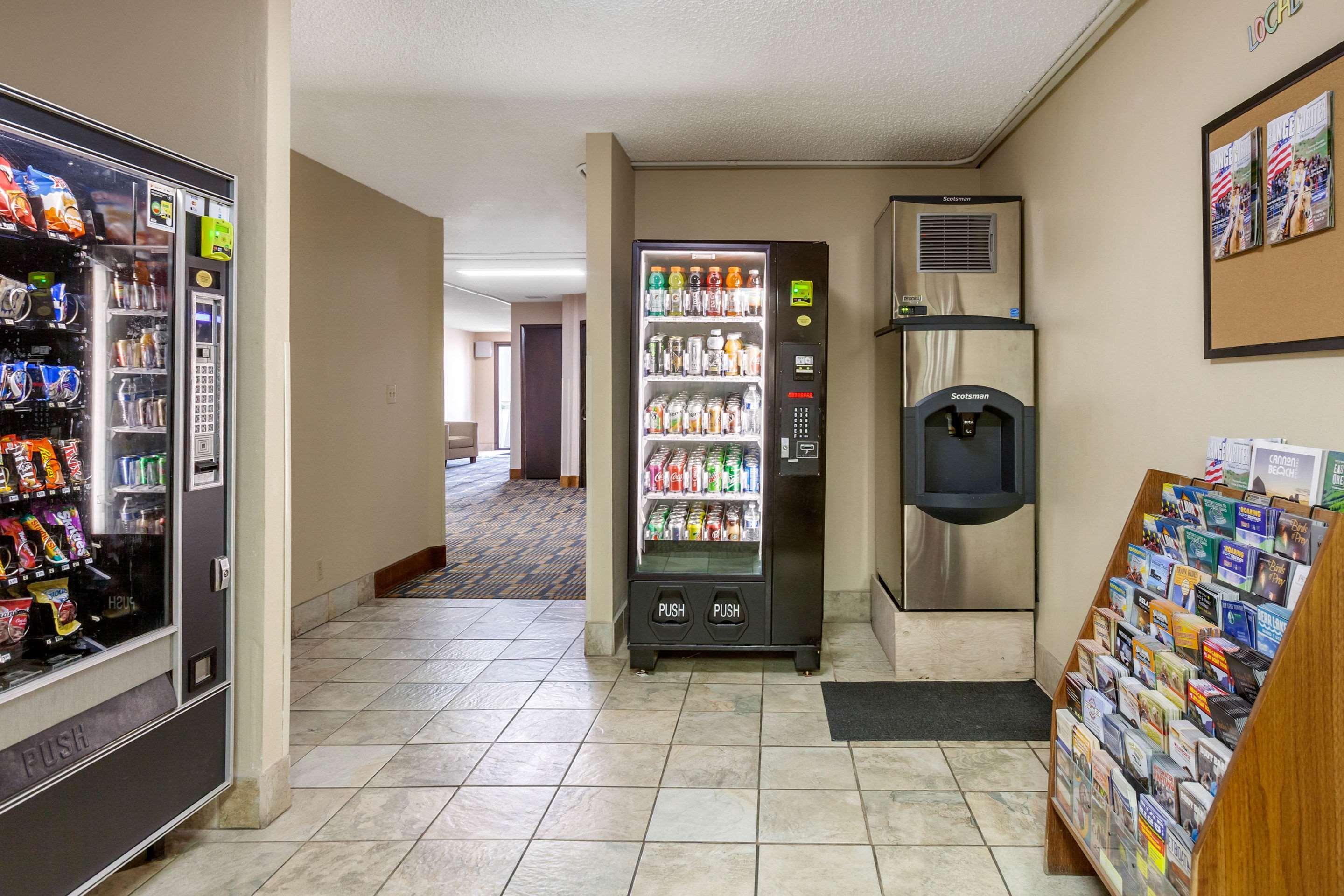 Quality Inn Ontario Exterior photo