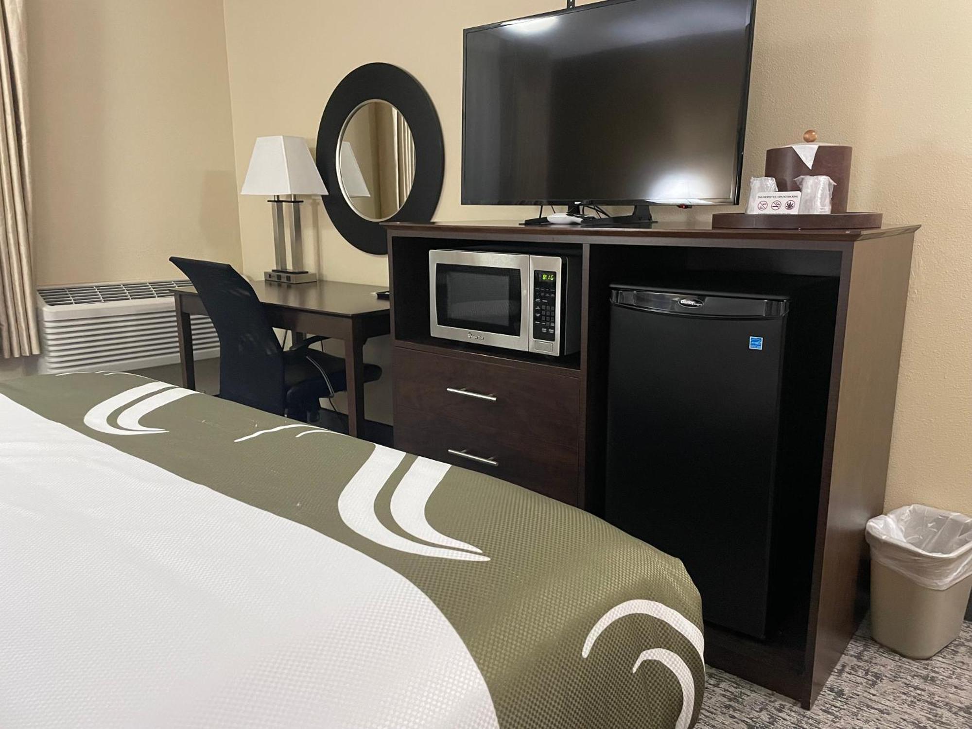 Quality Inn Ontario Exterior photo